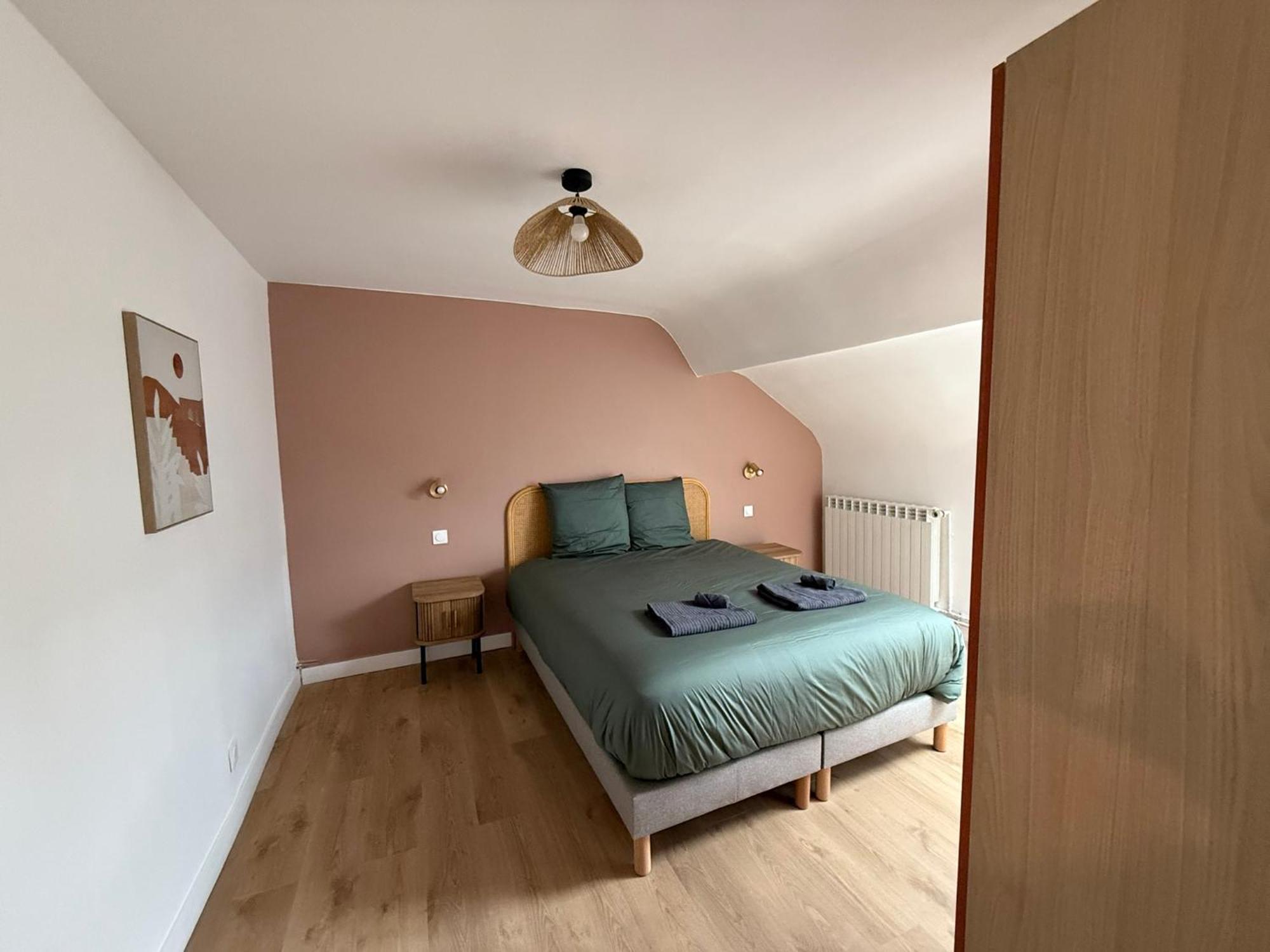 Maison Spacieuse Avec Terrasse Dans Le Centre De *