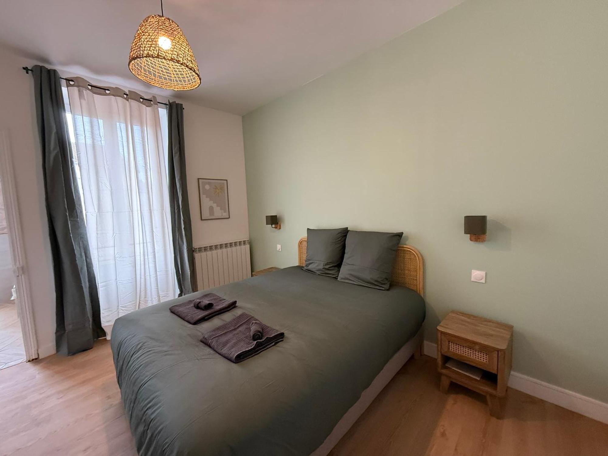 Maison Spacieuse Avec Terrasse Dans Le Centre De * Reims