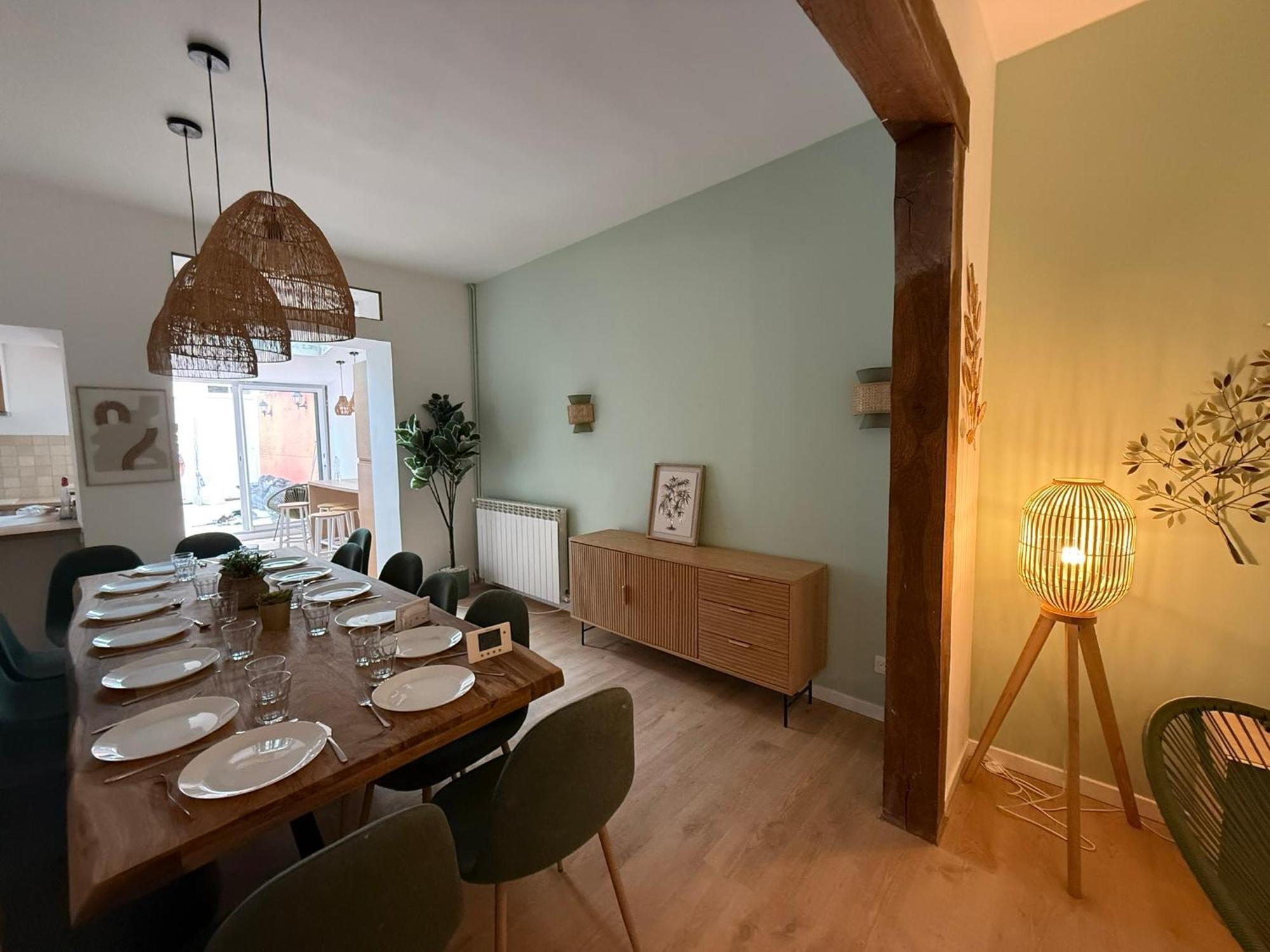 Maison Spacieuse Avec Terrasse Dans Le Centre De *