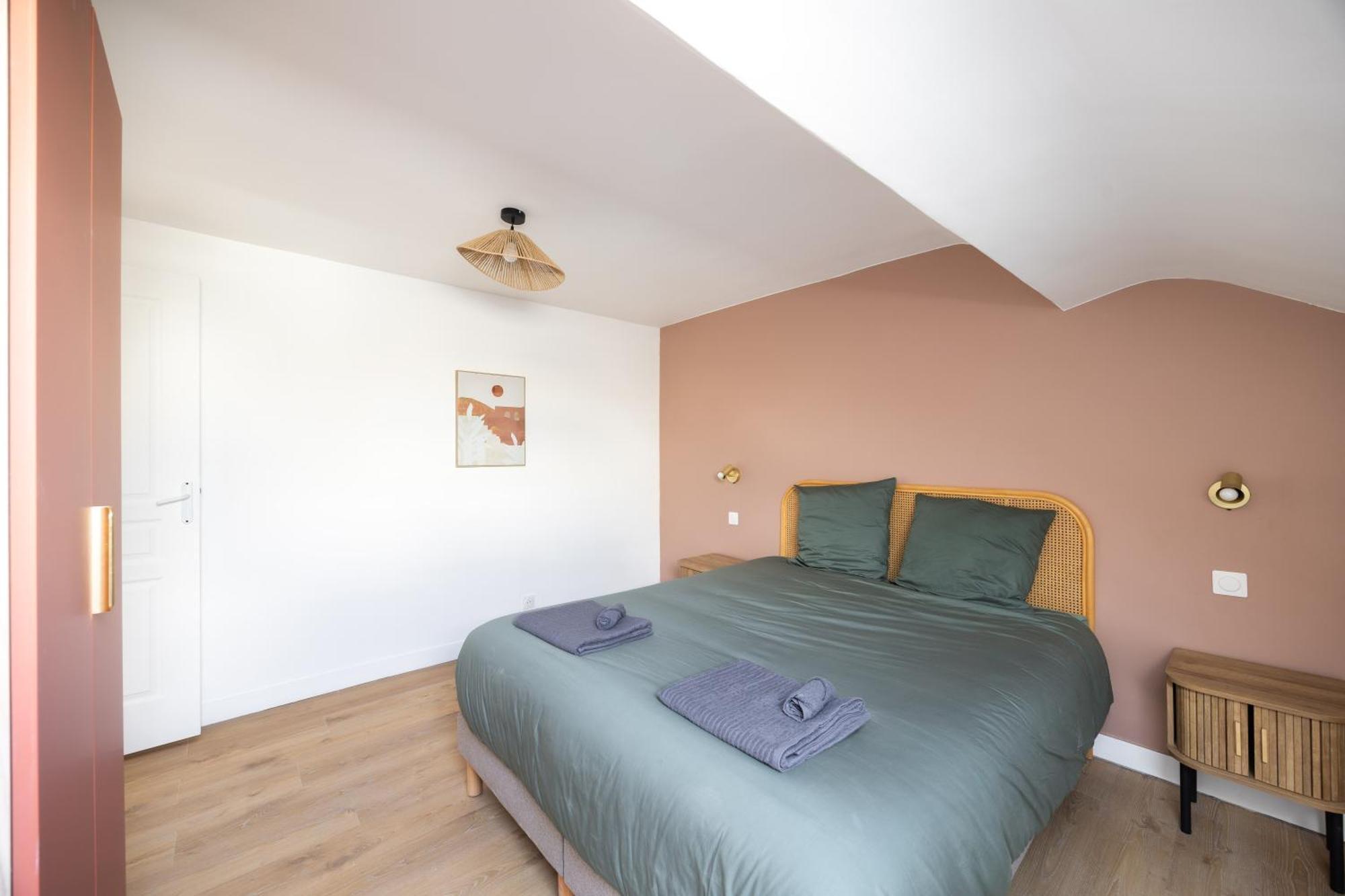 Maison Spacieuse Avec Terrasse Dans Le Centre De