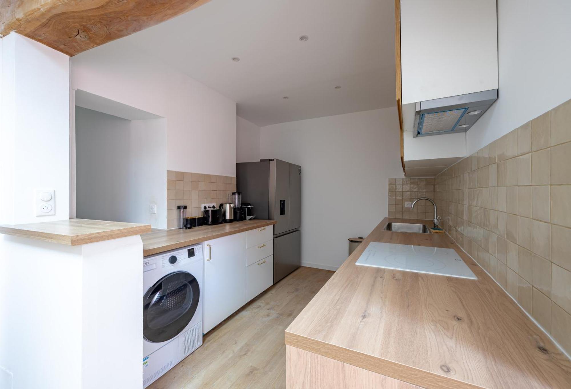 Maison Spacieuse Avec Terrasse Dans Le Centre De Reims
